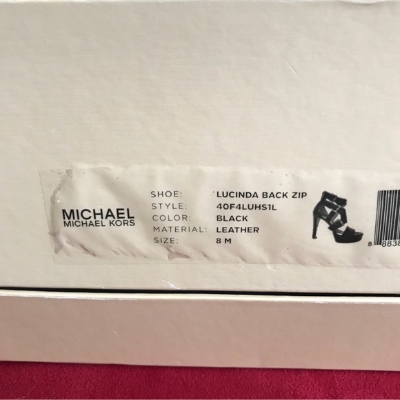 Beautiful Michael Kors heels! Size 8- 8.5 - Picture 7 of 7